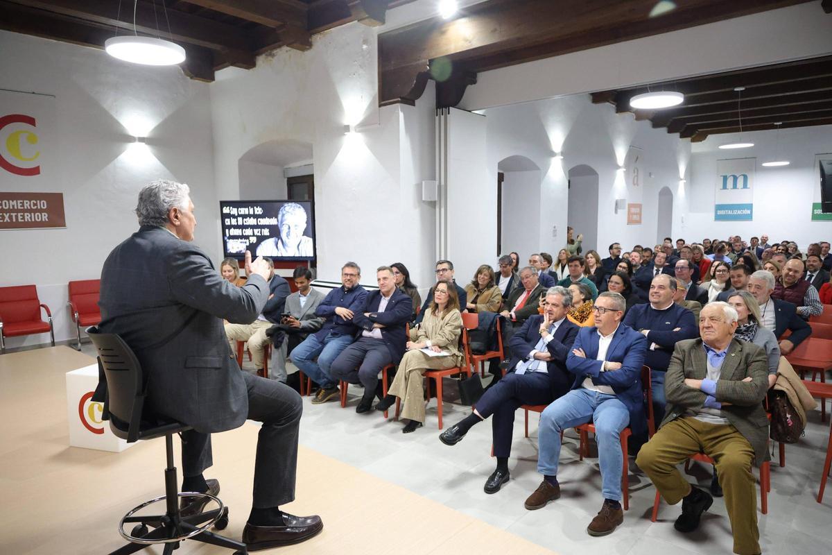 Fernando Romay, durante la intervención en la Cámara de Comercio.
