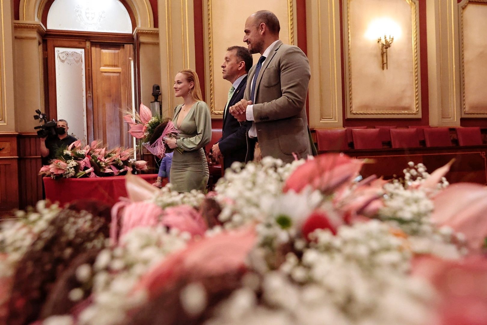 Recepción del alcalde a las candidatas a reina de las Fiestas de Mayo de Santa Cruz