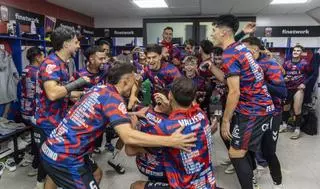 El Eldense tiene al menos 14 jugadores con contrato para su regreso a Segunda