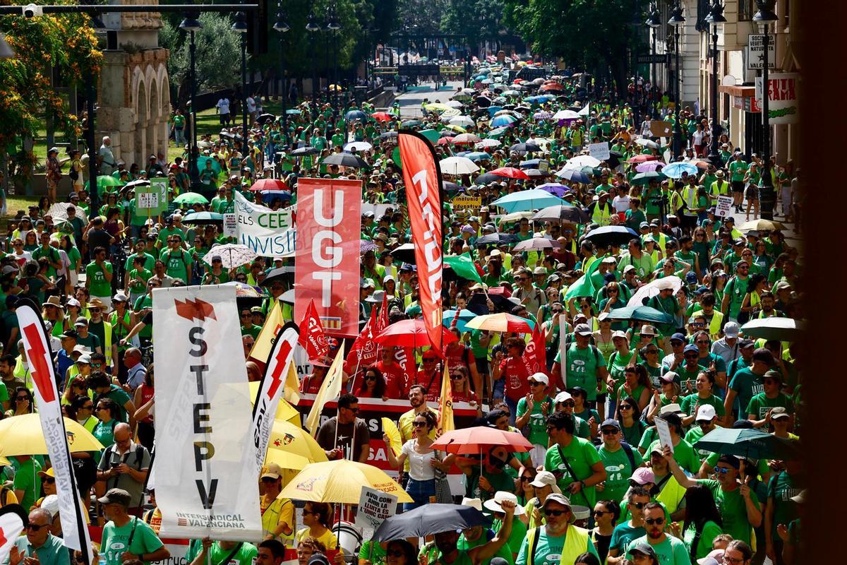La manifestación de docentes de este martes 2 de junio, en imágenes