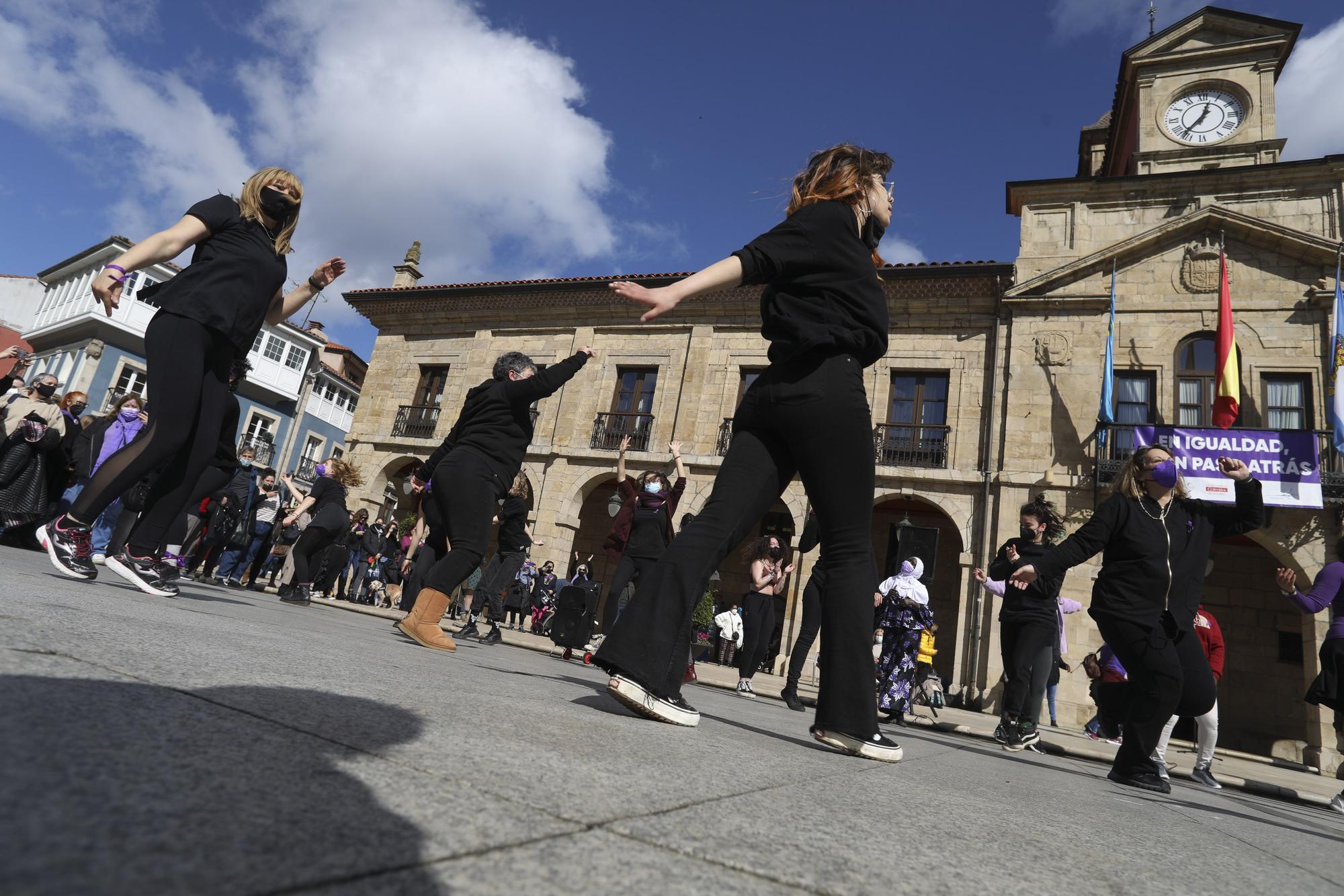 EN IMÁGENES: Así se vivió el Día de la Mujer (8M) en Avilés