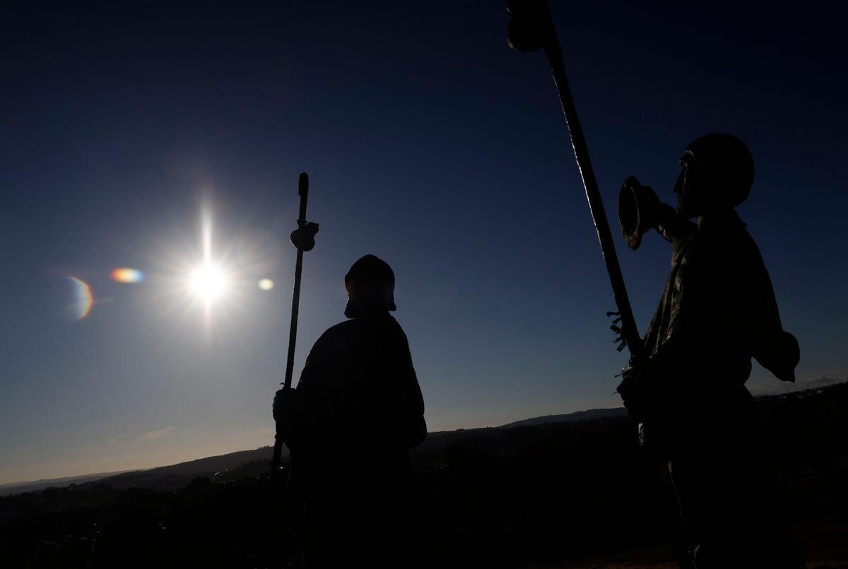 Allí estará el sol en el eclipse desde el Monte do Gozo