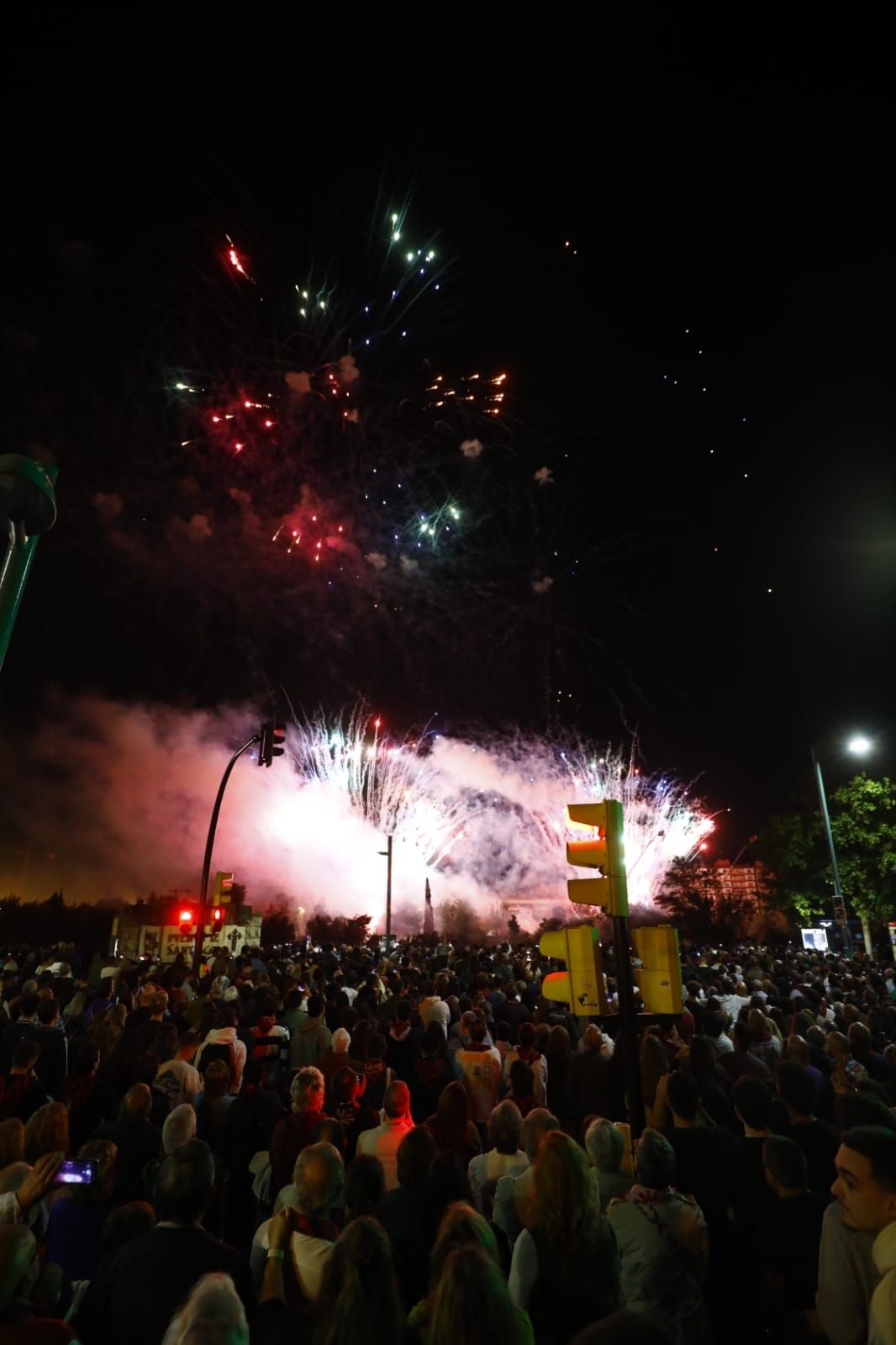 Los fuegos artificiales ponen un bonito broche final a las Fiestas del Pilar 2025