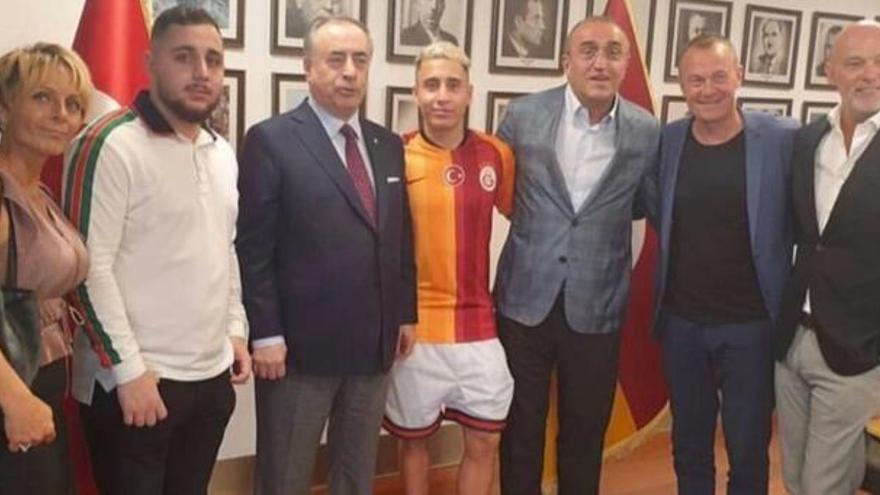 Emre Mor, el día de su presentación con el Galatasaray.