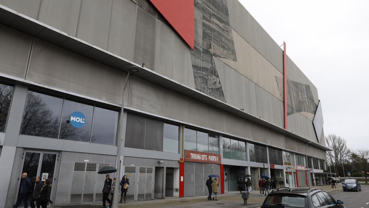 Bajos del estadio de El Molinón