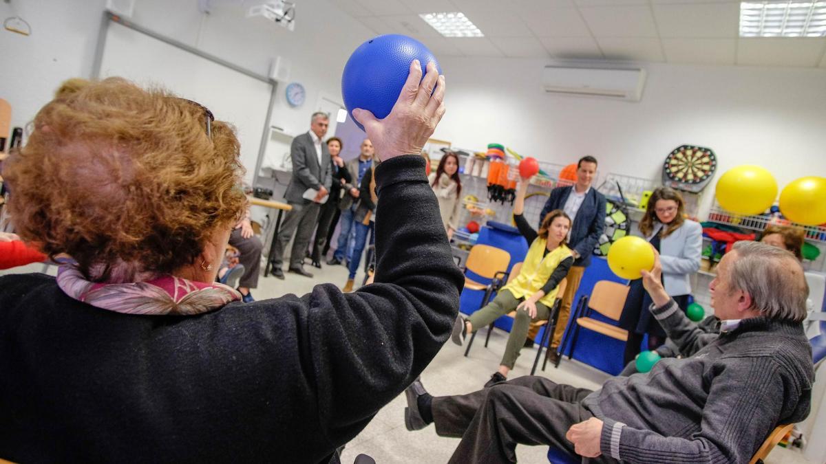 Actividad de una asociación de enfermos de alzhéimer.