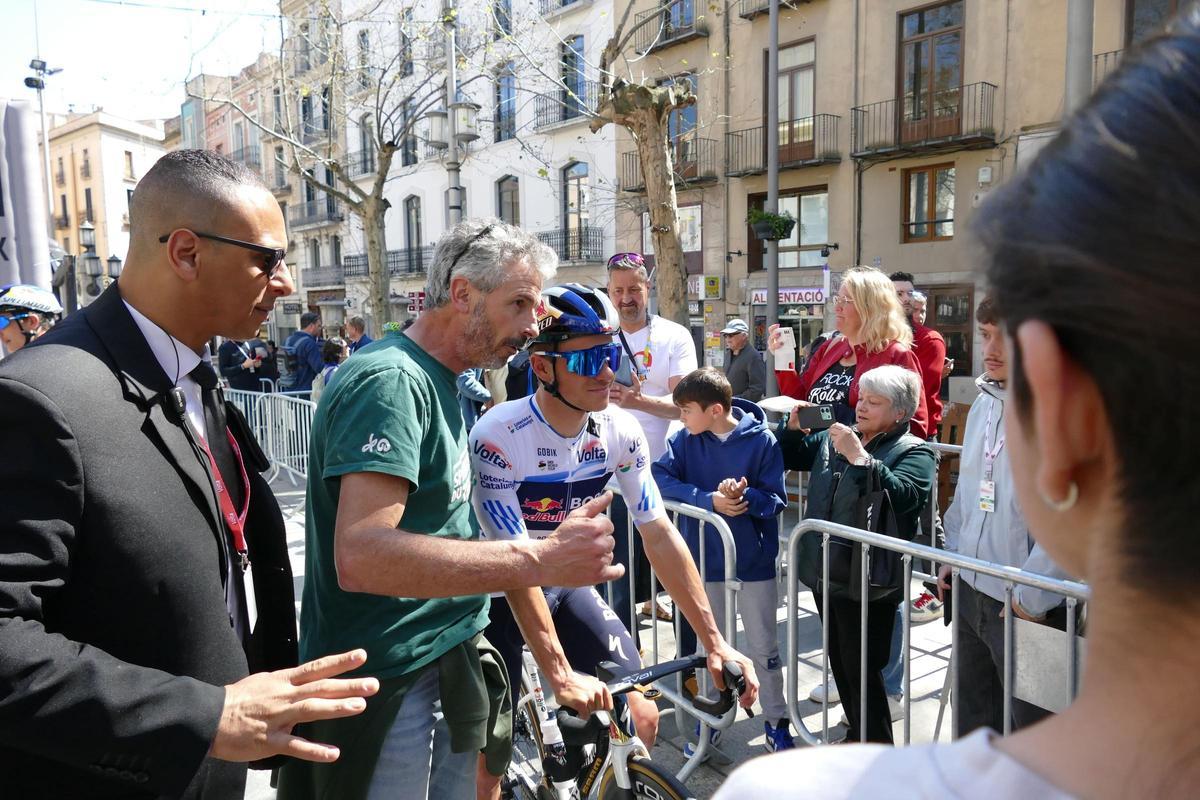 EN IMATGES | La 105a Volta Catalunya inicia la seva segona etapa des de la Torre Galatea de Figueres