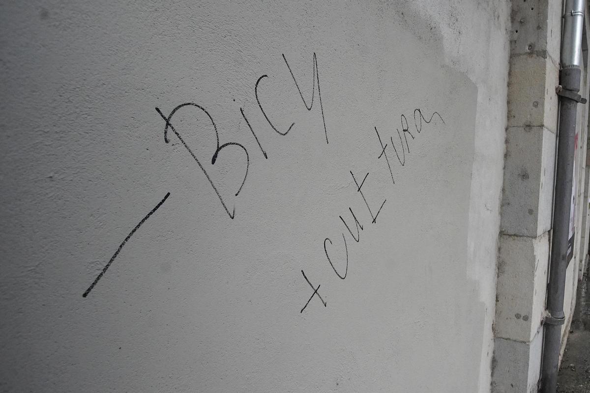 Una de les pintades al Barri Vell de Girona.