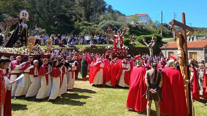 La fe toma las calles en Fisterra y Vimianzo