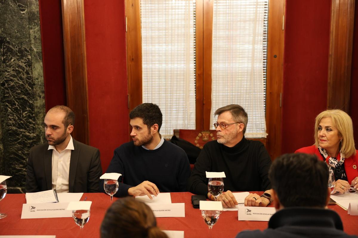 La asociación Sevilla Quiere Metro, presente en la eunión de los municipios del Aljarafe para elaborar una propuesta para el trazado de la línea 2 del Metro de Sevilla.