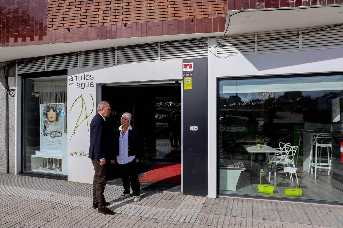 Reguera y la propietaria del spa urbano.