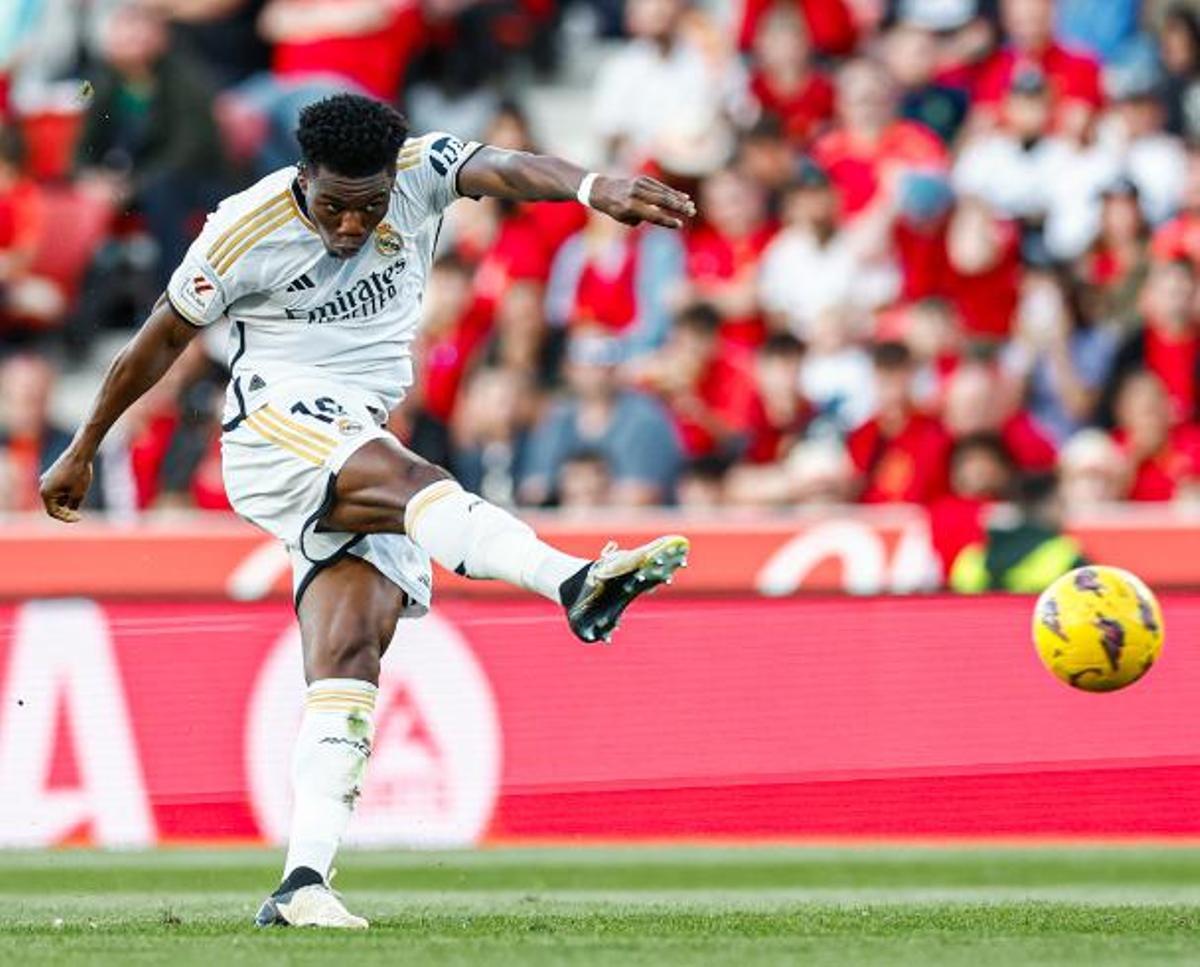Tchouameni dispara en la jugada del gol del Real Madrid