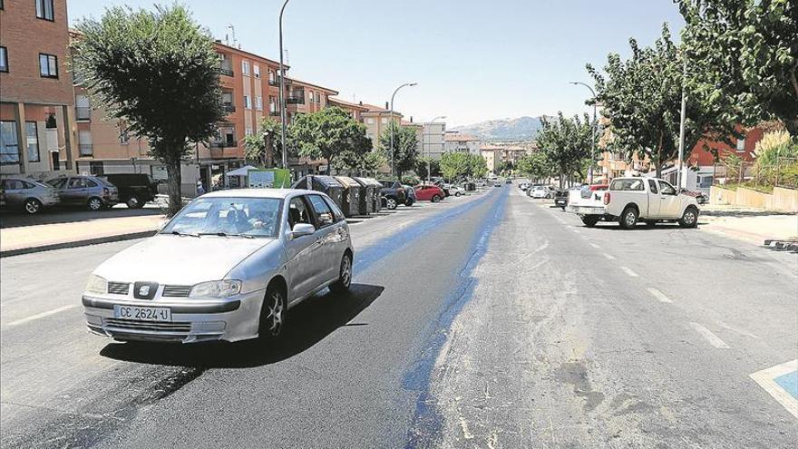 Plasencia destina 334.000 euros a asfaltar 17 calles en distintos barrios