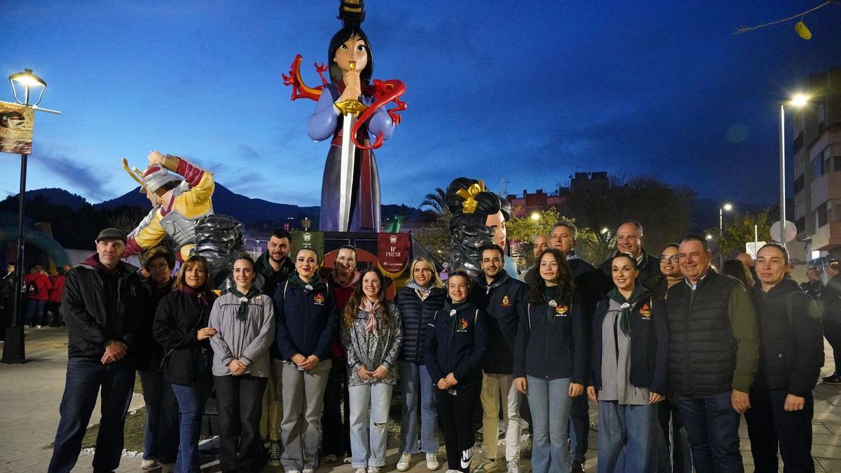 Marta Barrachina, en la visita a la falla ganadora de la Vall.