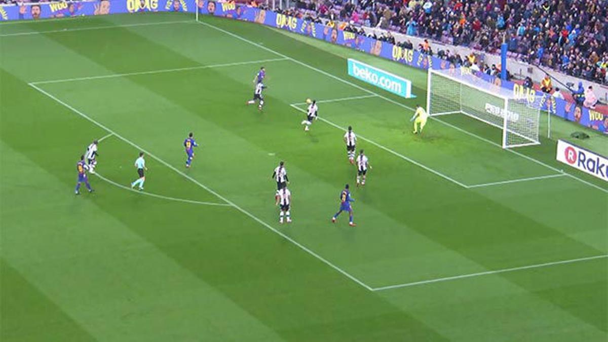 LALIGA | FC Barcelona - Levante (3-0): Travesaño de Luis Suárez