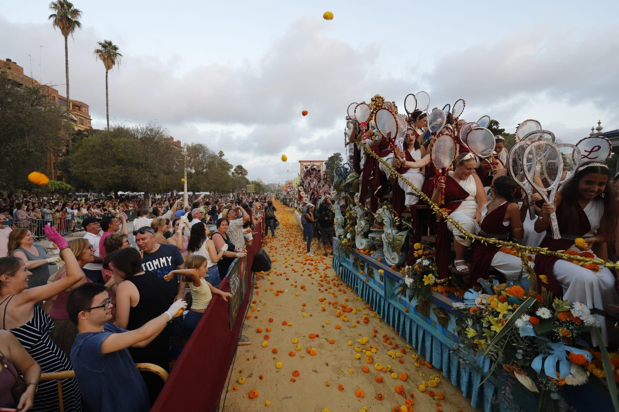 Así ha sido la Batalla de Flores en València 2024