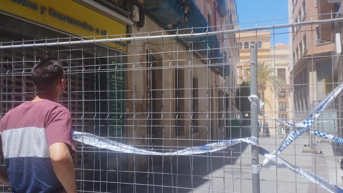 El vallado ha sido sustituido por otro metálico porque deberá garantizar el cierre de la zona al menos dos semanas