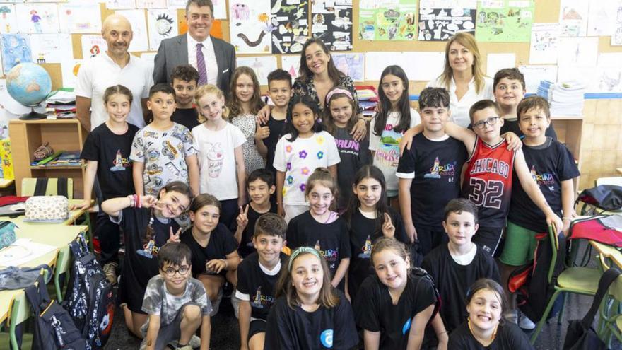 Los alumnos del colegio Fernández Flórez preguntan a Inés Rey