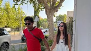 La familia crece: Lamine e Inés acogen a dos cachorros