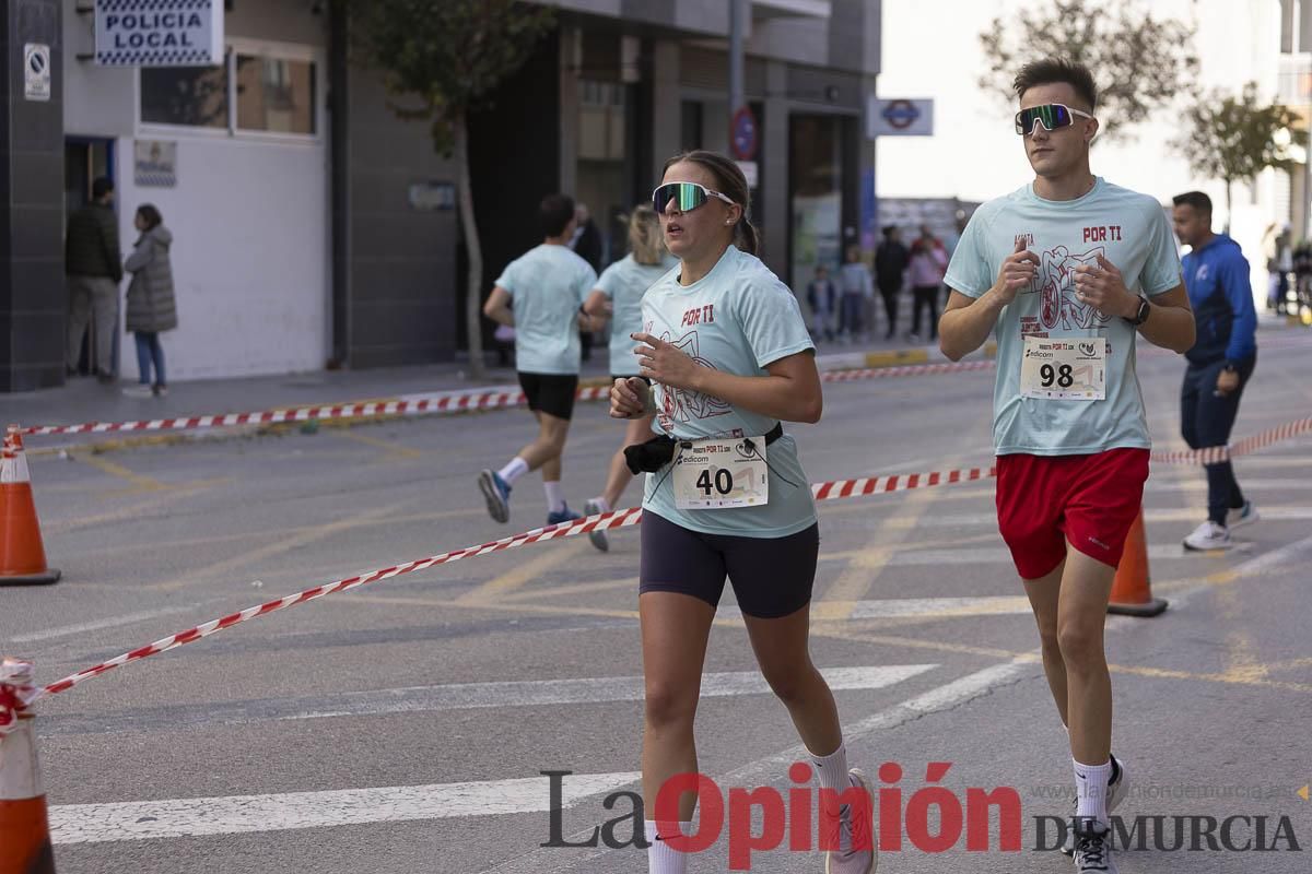 Carrera '10K Assota por ti' en Caravaca (salida y giro primera vuelta)