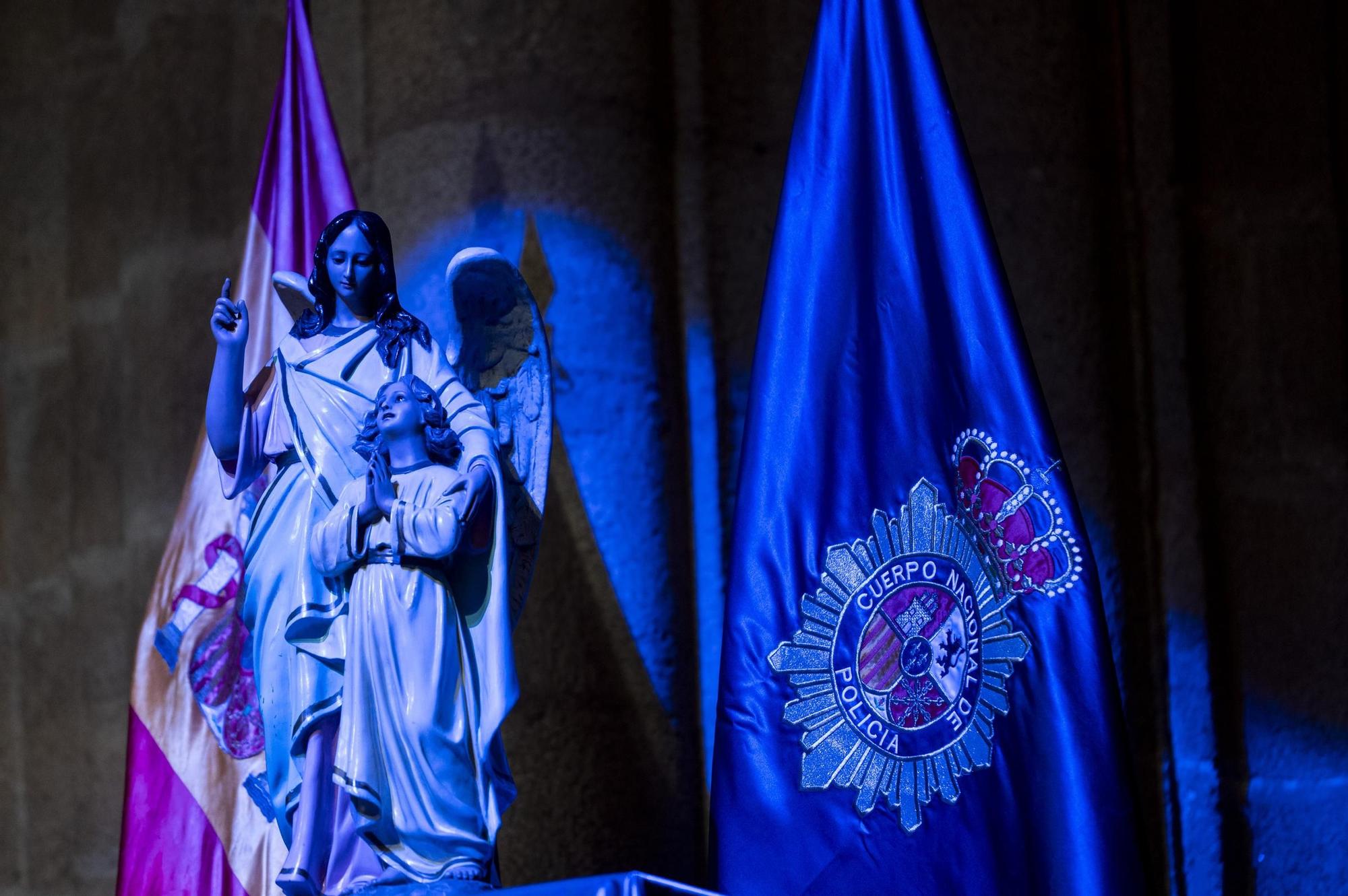 FOTOGALERÍA | Las imagénes de la celebración del patrón de la Policía Nacional en Cáceres