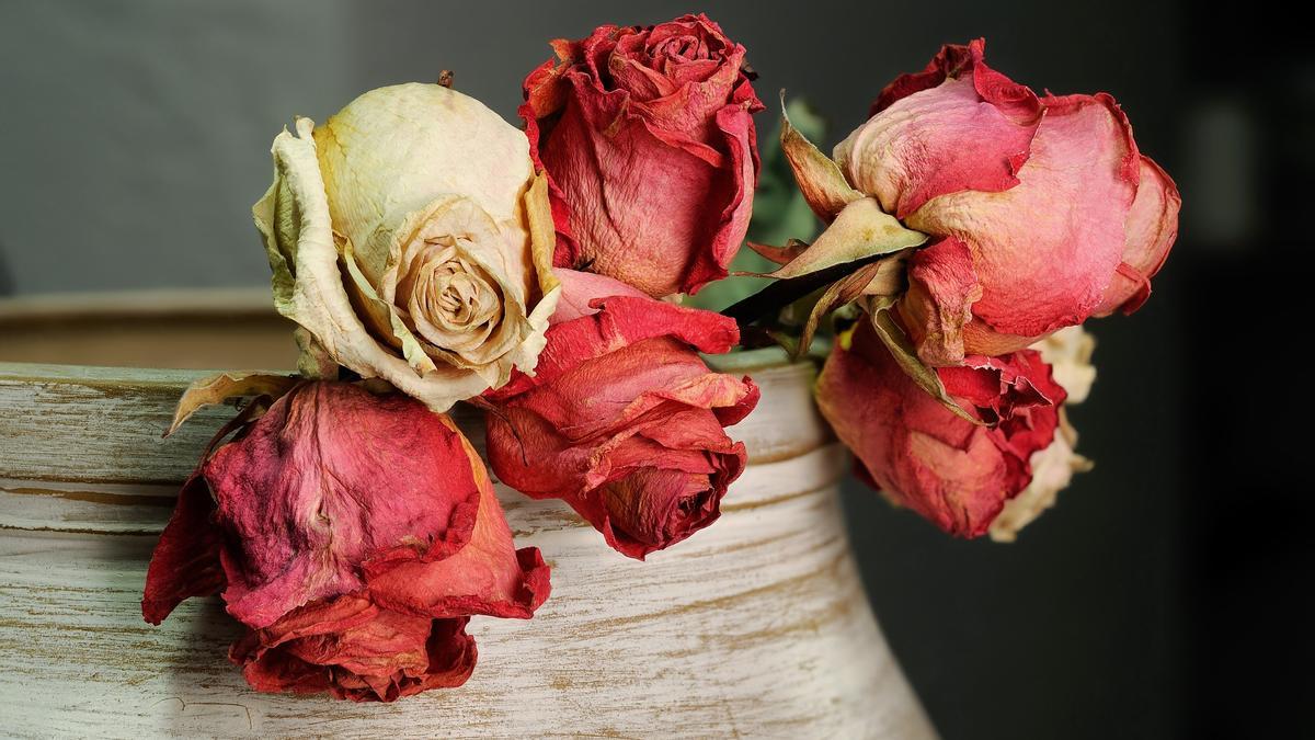 CÓMO DECORAR CON FLORES Y RAMAS DE OTOÑO