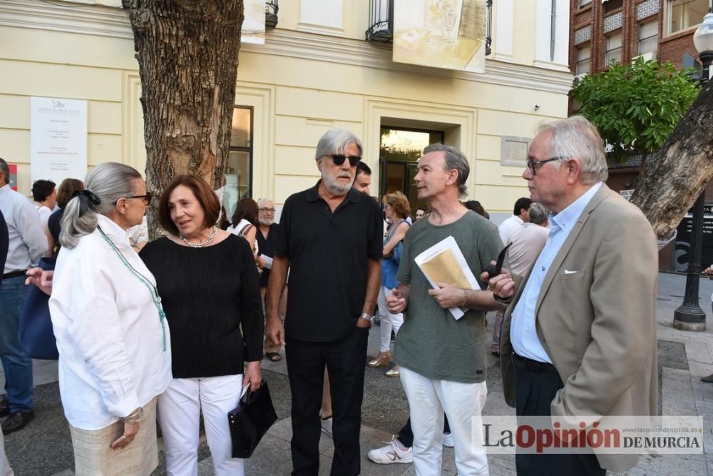 Protesta a las puertas del Ramón Gaya