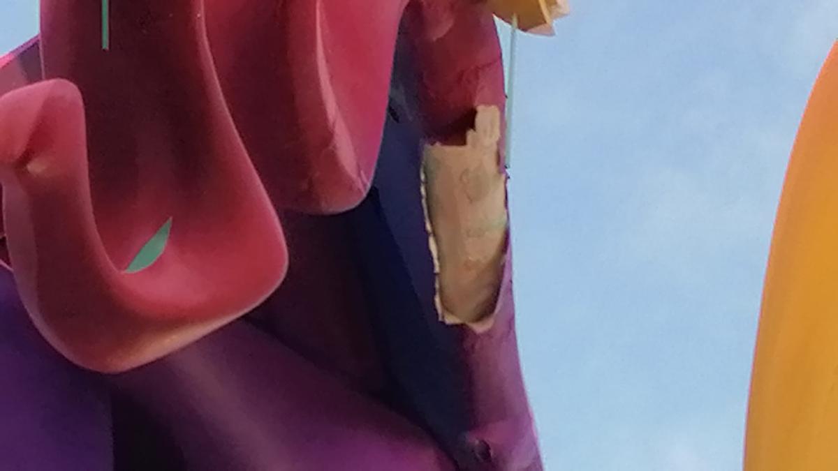 Desperfectos en la falla de Na Jordana, en València.