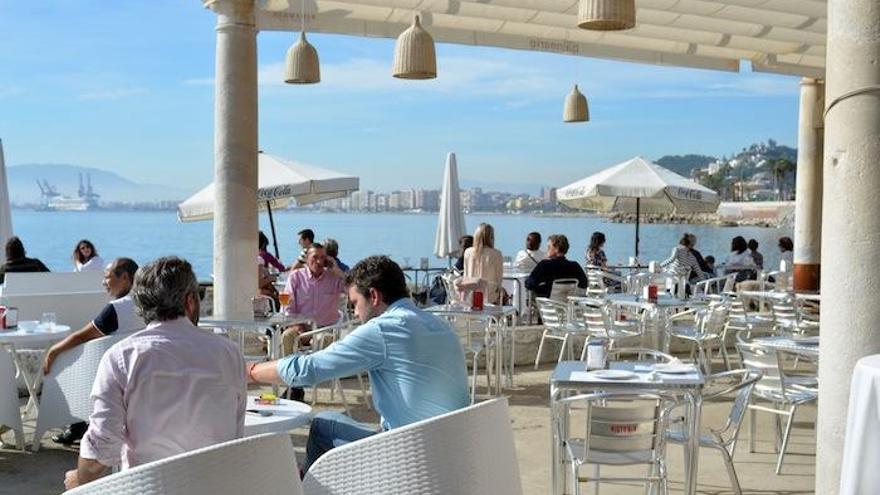 Terraza de los Baños del Carmen.