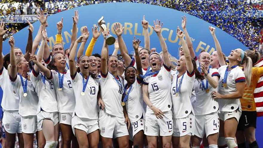 Estados Unidos agiganta su leyenda en el fútbol femenino