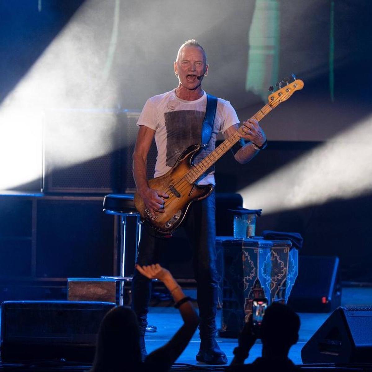 Sting vuelve a lo esencial con vigor y elegancia en Les Nits Occident