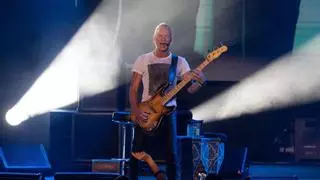 Sting vuelve a lo esencial con vigor y elegancia en Les Nits Occident