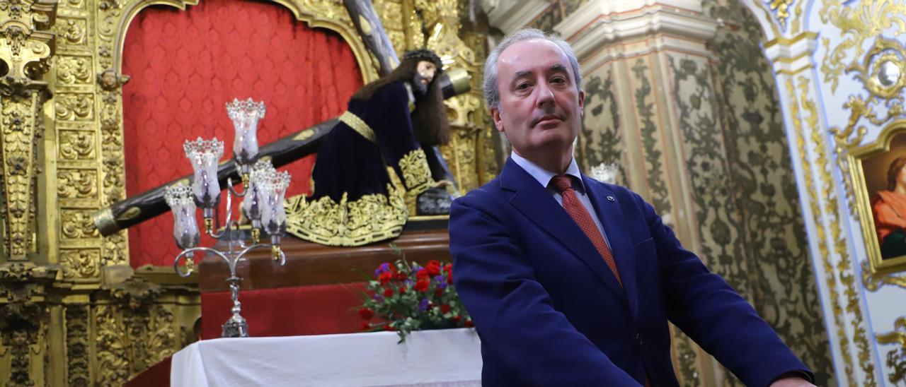 Rafael Carlos Roldán, en la capilla de Jesús Caído, en la iglesia de San Cayetano.