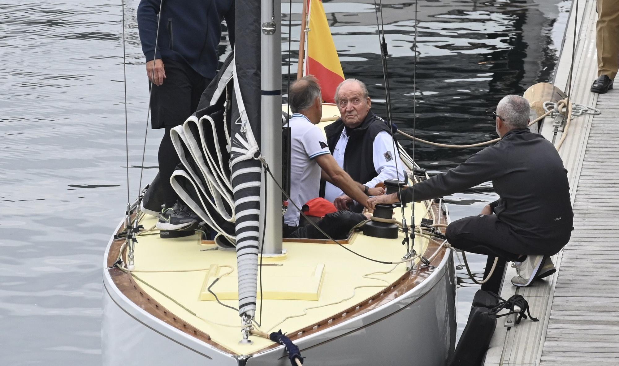 El rey emérito, Juan Carlos I, ya navega por aguas de Sanxenxo