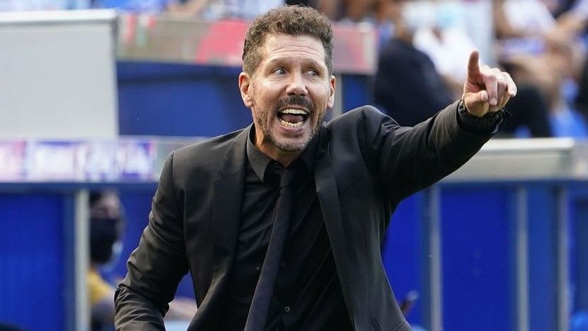 Simeone gesticula durante un partido del Atlético.