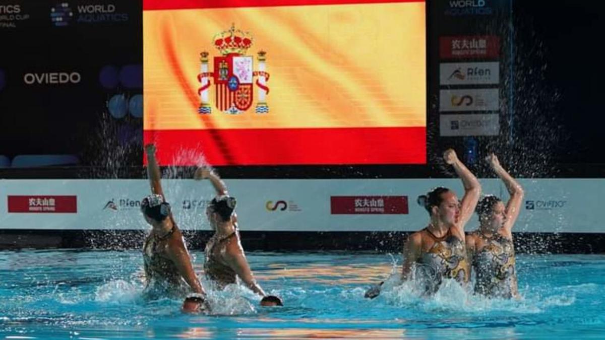 El equipo español, durante la Superfinal de la Copa del Mundo de sincronizada celebrada el año pasado en Oviedo.