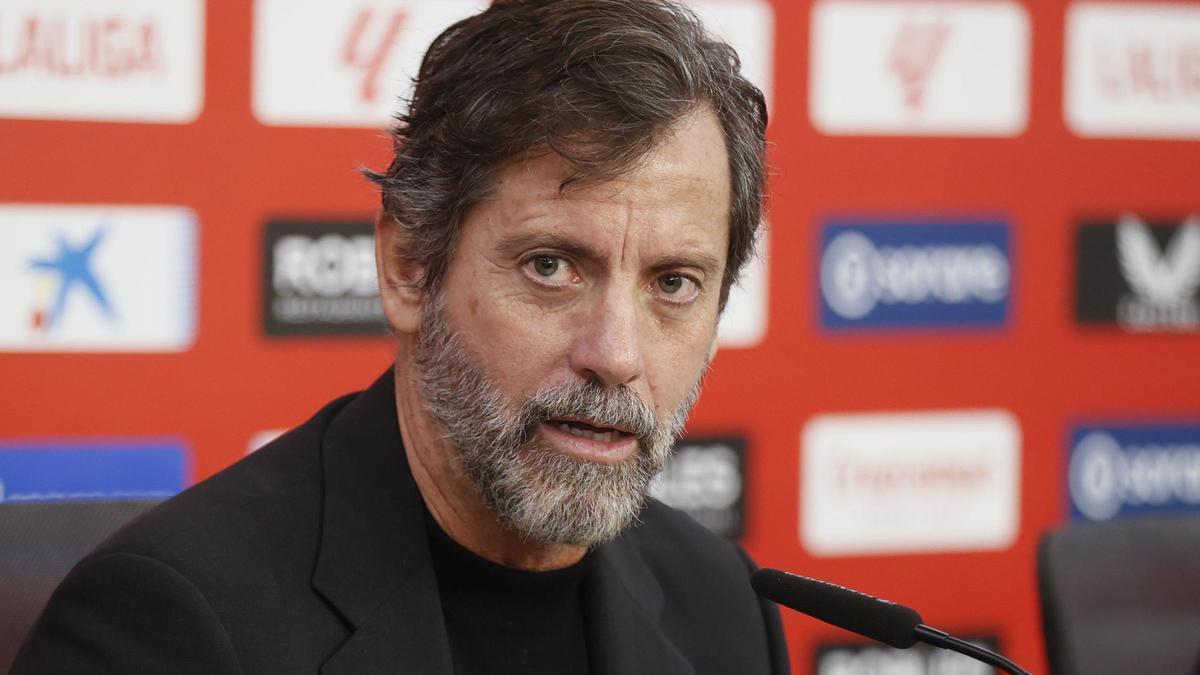 Quique Sánchez Flores durante una rueda de prensa.