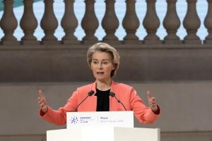 Von der Leyen anuncia una inversió de 200.000 milions d’euros per convertir la UE en una potència en intel·ligència artificial