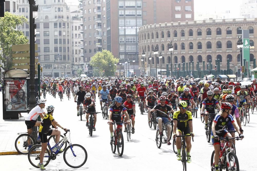 Marcha ciclista por València