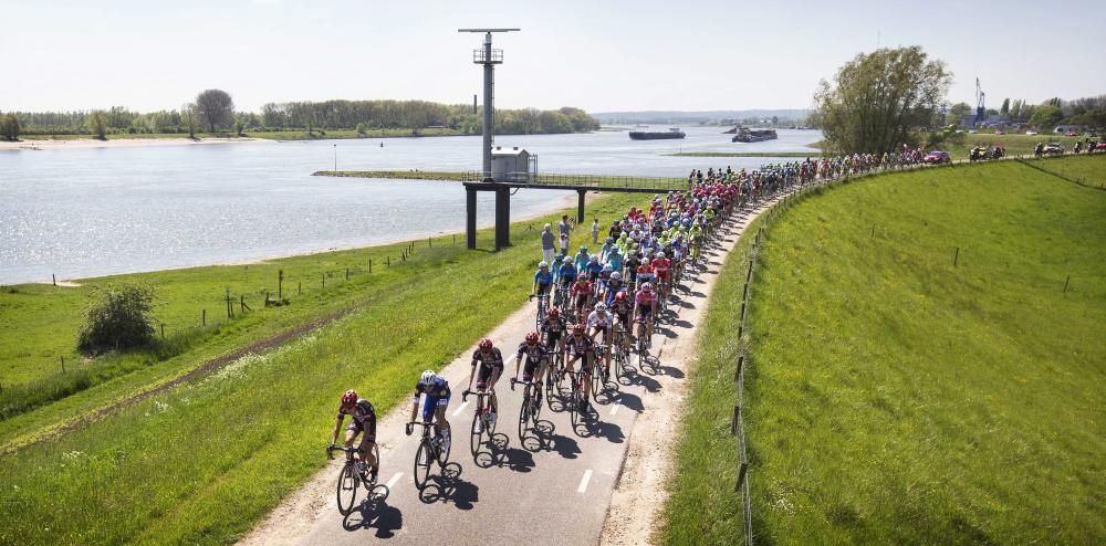 Marcel Kittel logró su segunda victoria consecutiva en tierras holandesas.