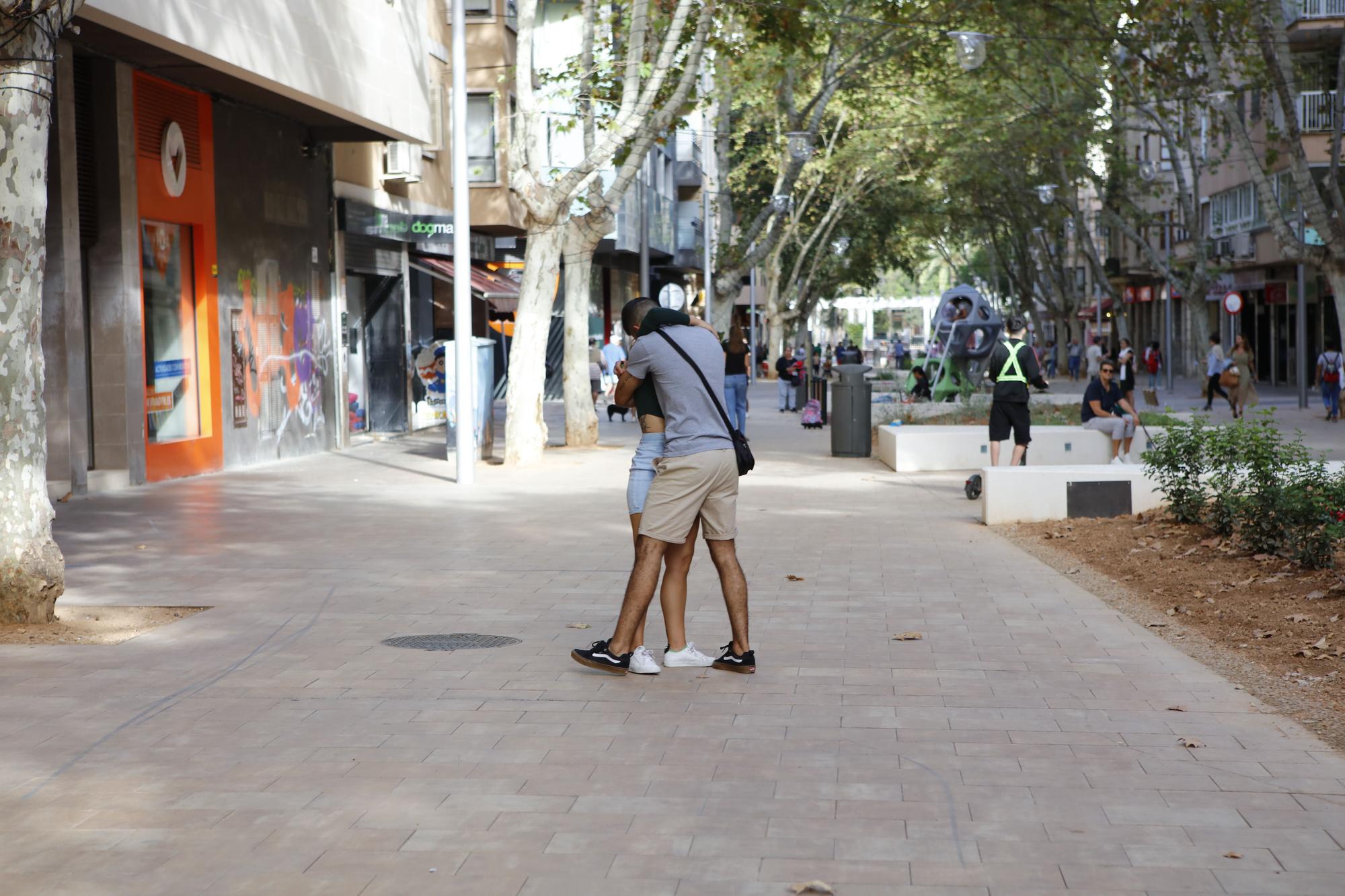 Vom Verkehrslärm zur Fußgängerzone: So sieht der Carrer Nuredduna in Palma de Mallorca jetzt aus