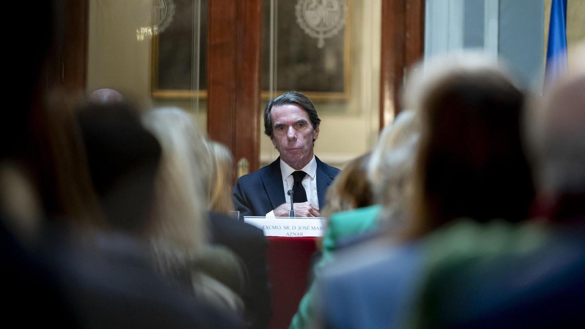 Aznar y el sueño del sorpasso’ al PP de los  salvajes  de Vox