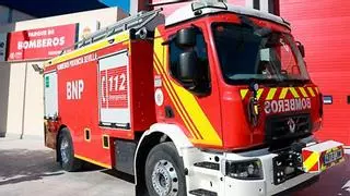 Caen cascotes desde una novena planta en República Argentina y obliga a intervenir a los bomberos
