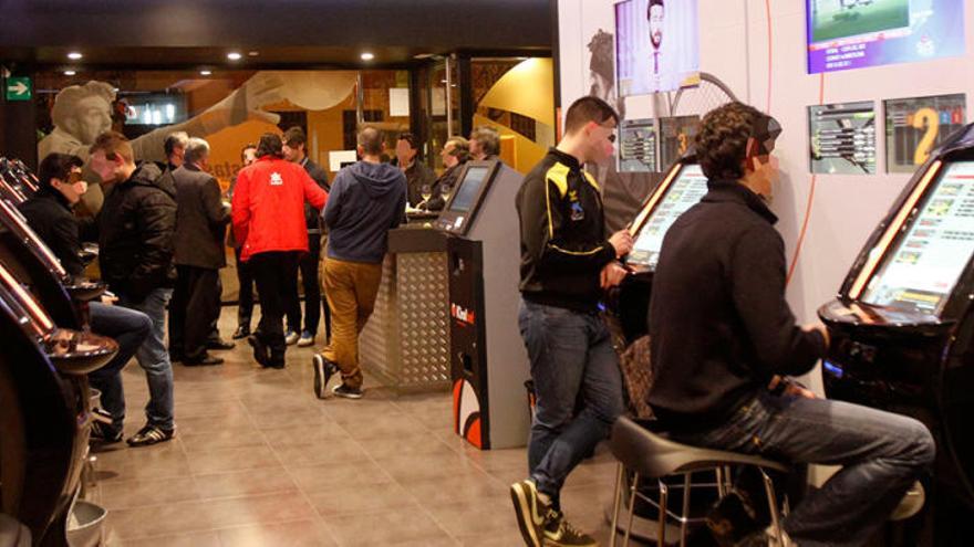 Galicia vetará la apertura de casas de apuestas durante nueve meses