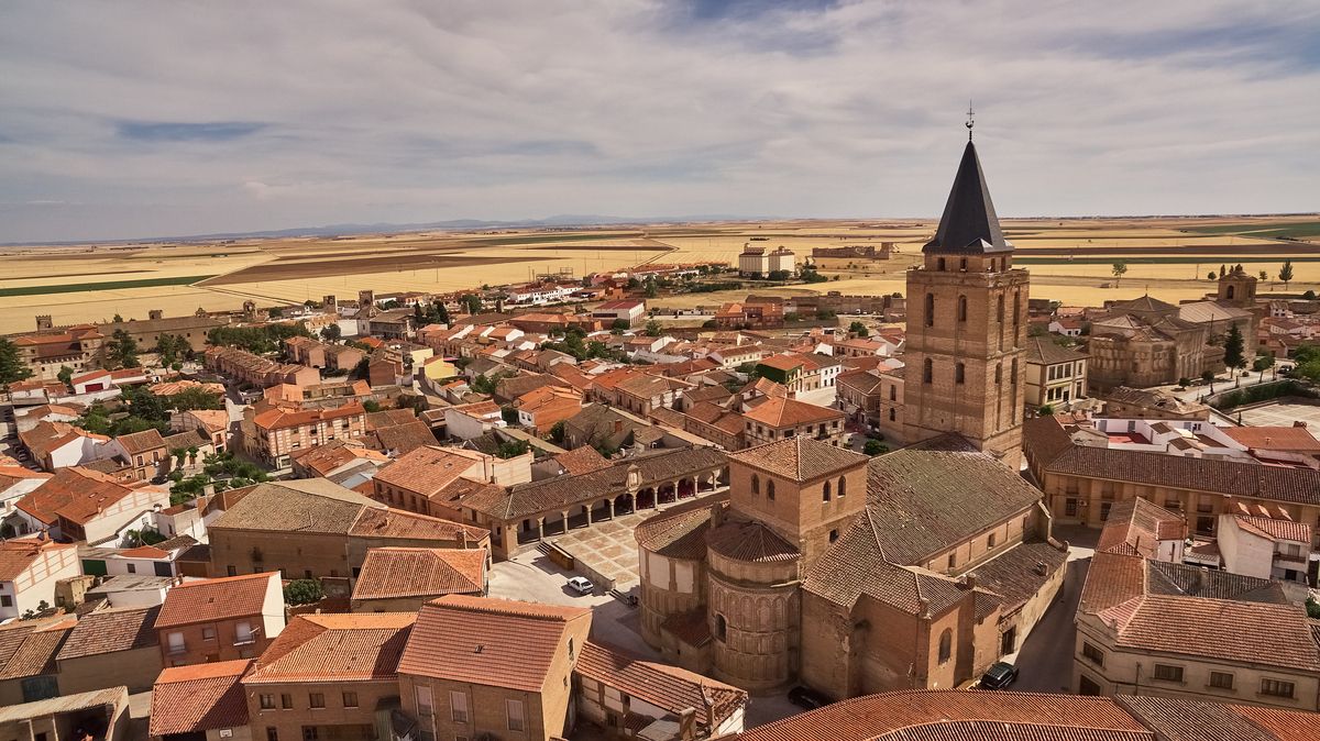 Madrigal de las Altas Torres.
