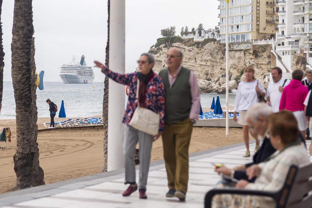 Cruceristas con acento alemán en Benidorm