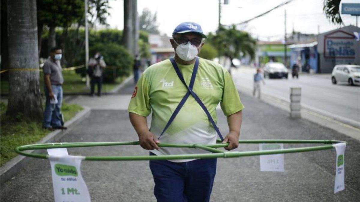 Implementan en El Salvador un peculiar método para el distanciamiento social