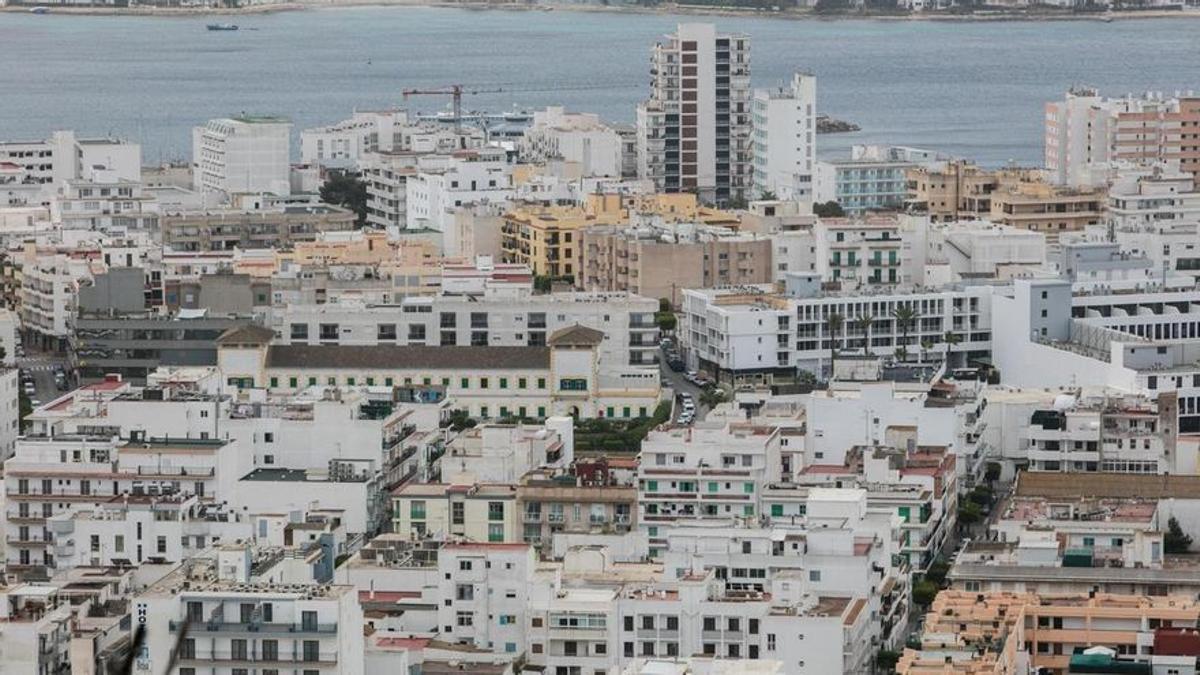 Viviendas en Ibiza en una imagen de archivo