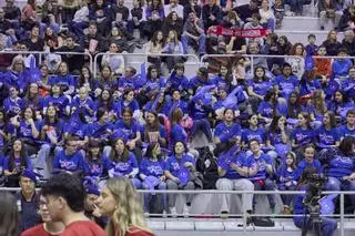 Les imatges de la Grada Solidària CaixaBank al pavelló de Fontajau