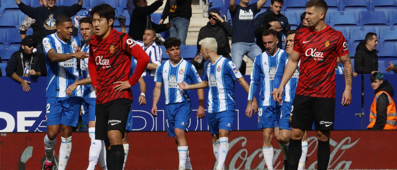 Fútbol. RCD Espanyol - RCD Mallorca. Els jugadors de l'Espanyol celebren el 2-1